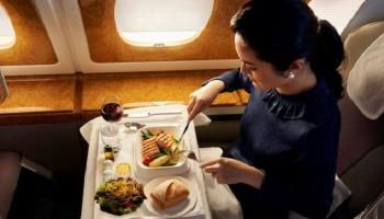 100 مليون وجبة سنويًا تقدمها طيران الإمارات